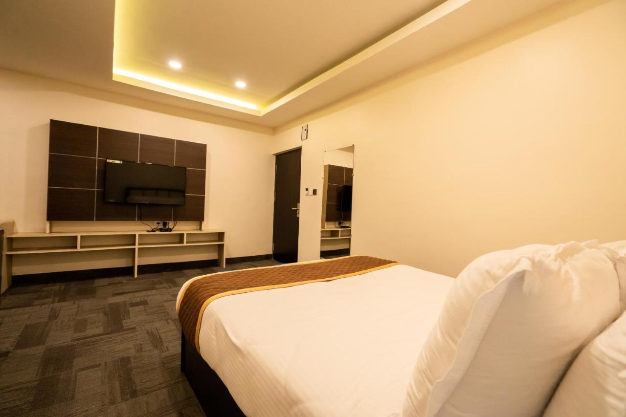 Royale Lalawi Hotel Āīzawl エクステリア 写真