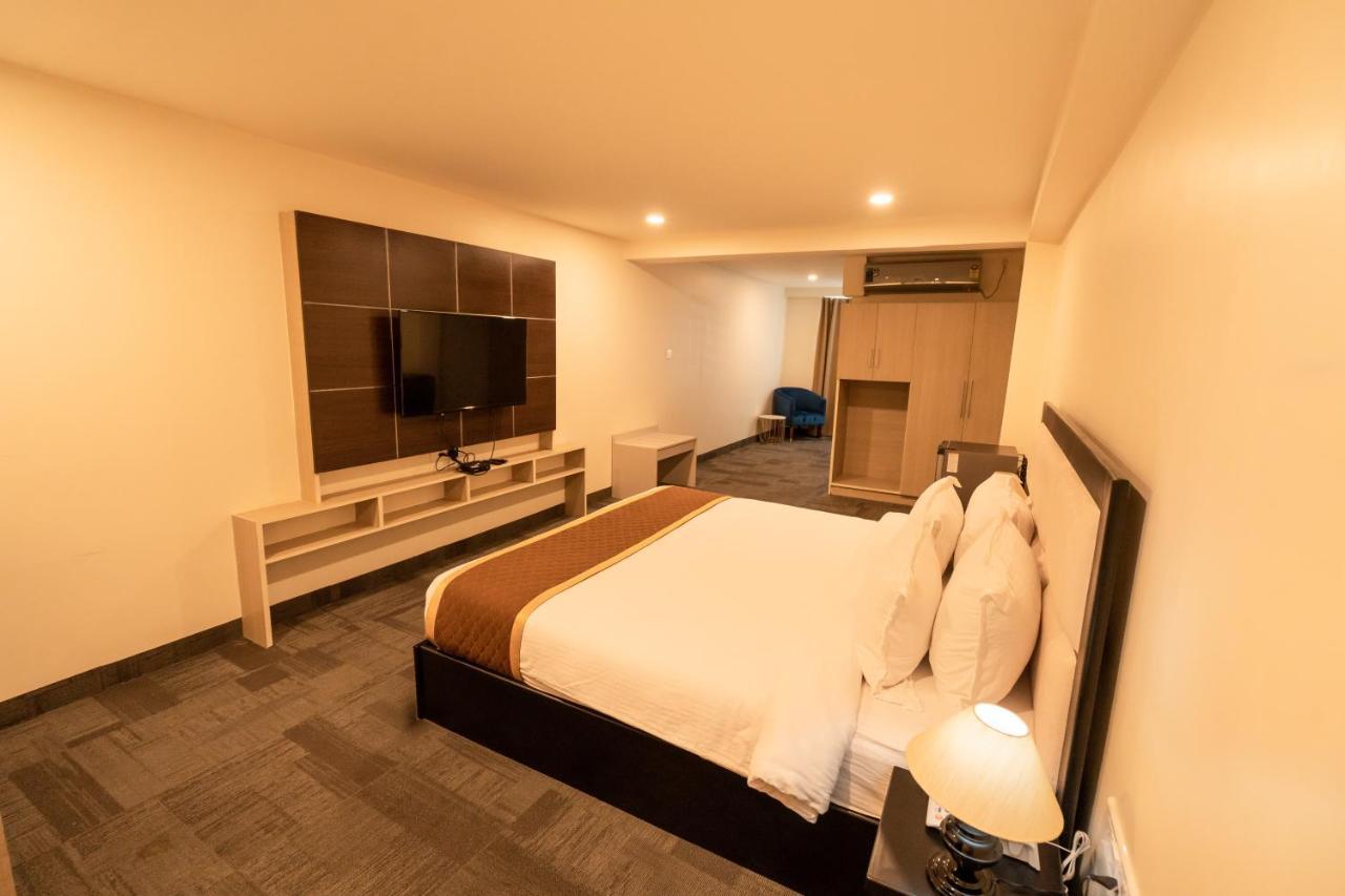 Royale Lalawi Hotel Āīzawl エクステリア 写真