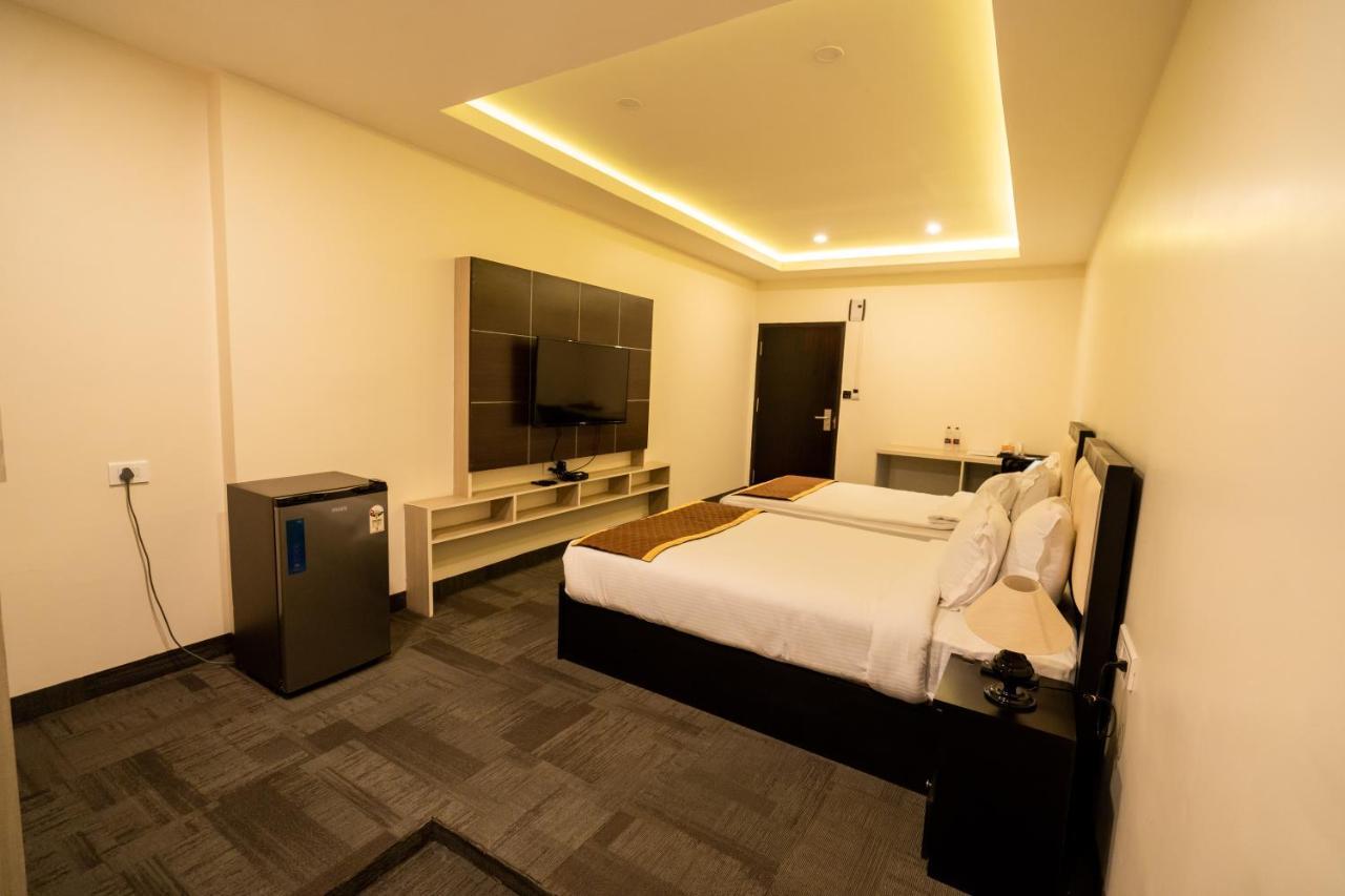 Royale Lalawi Hotel Āīzawl エクステリア 写真