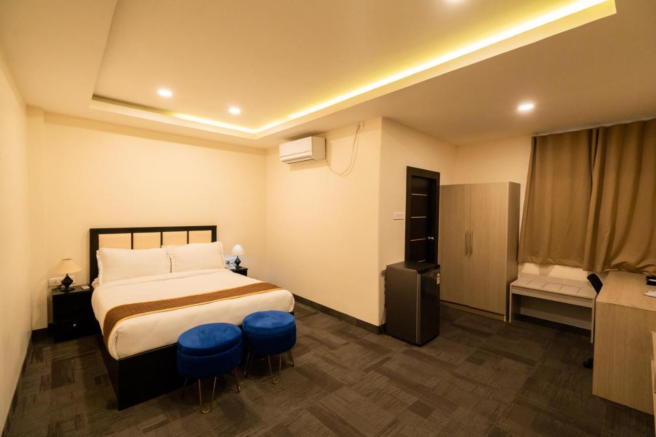 Royale Lalawi Hotel Āīzawl エクステリア 写真