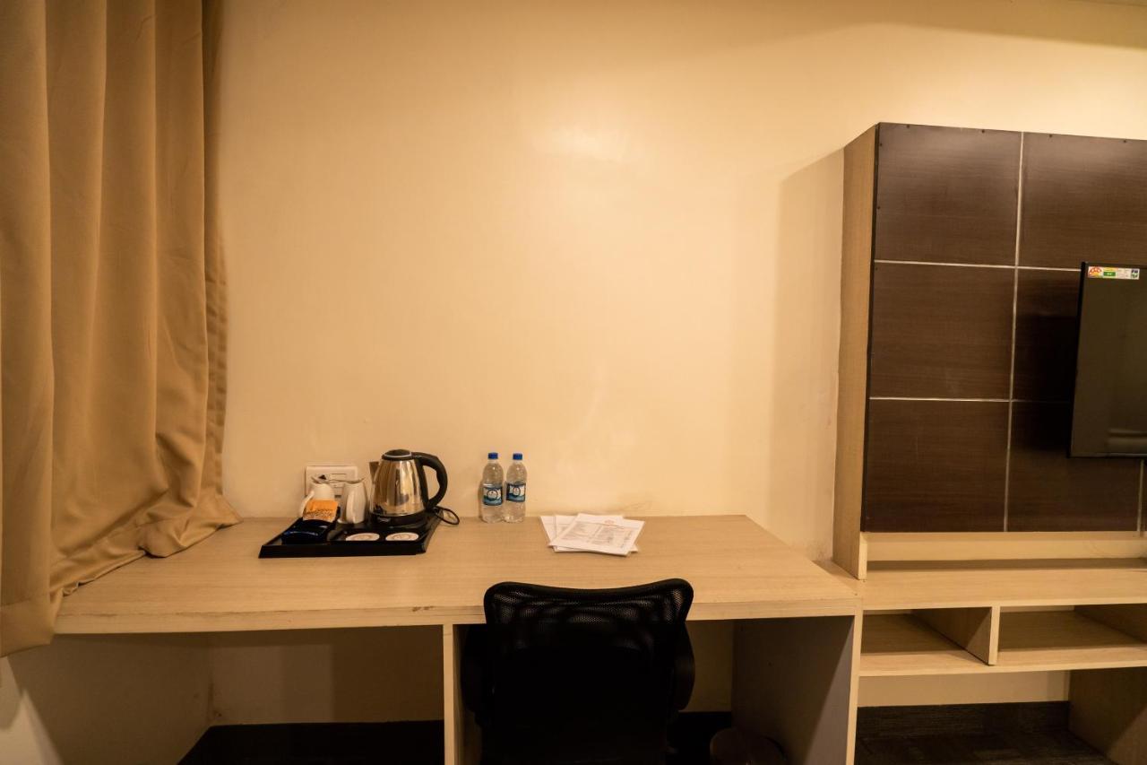 Royale Lalawi Hotel Āīzawl エクステリア 写真