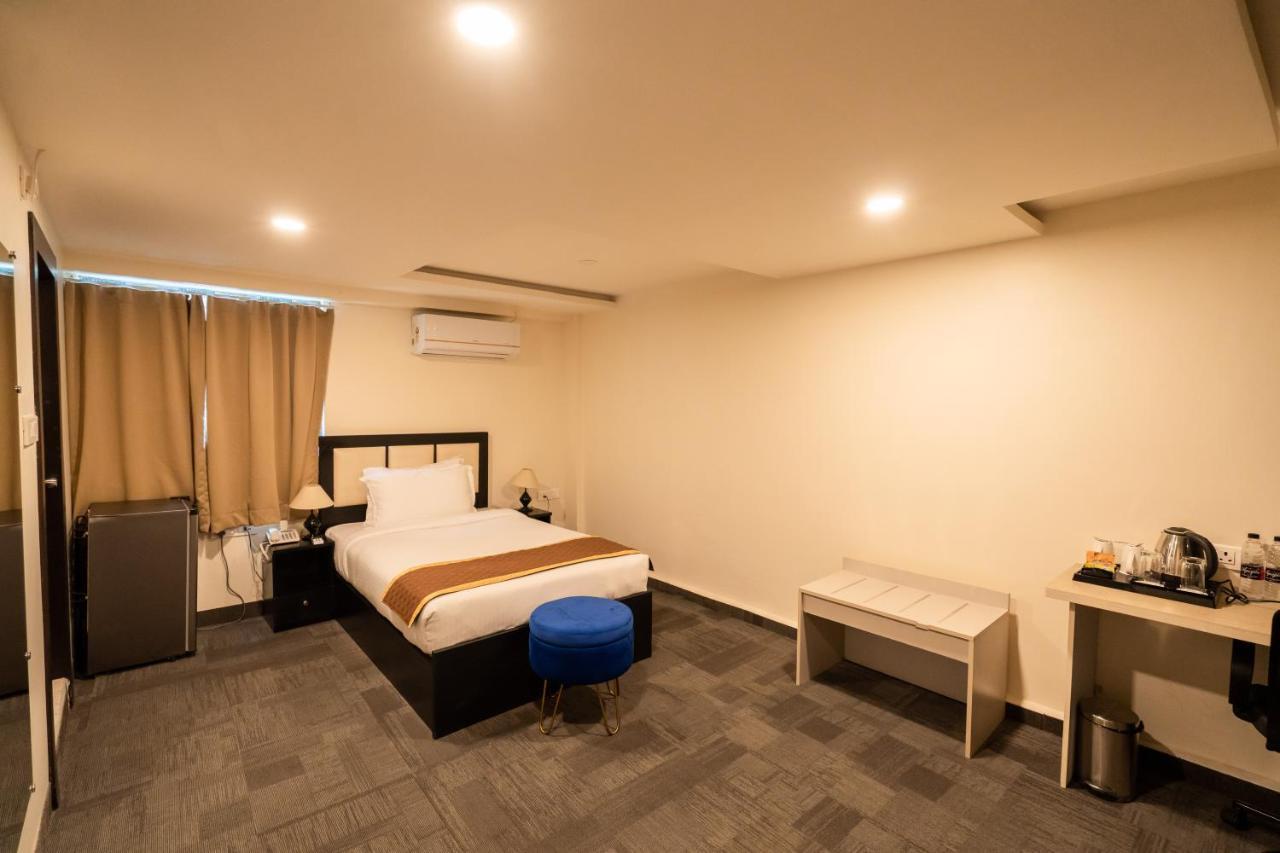 Royale Lalawi Hotel Āīzawl エクステリア 写真