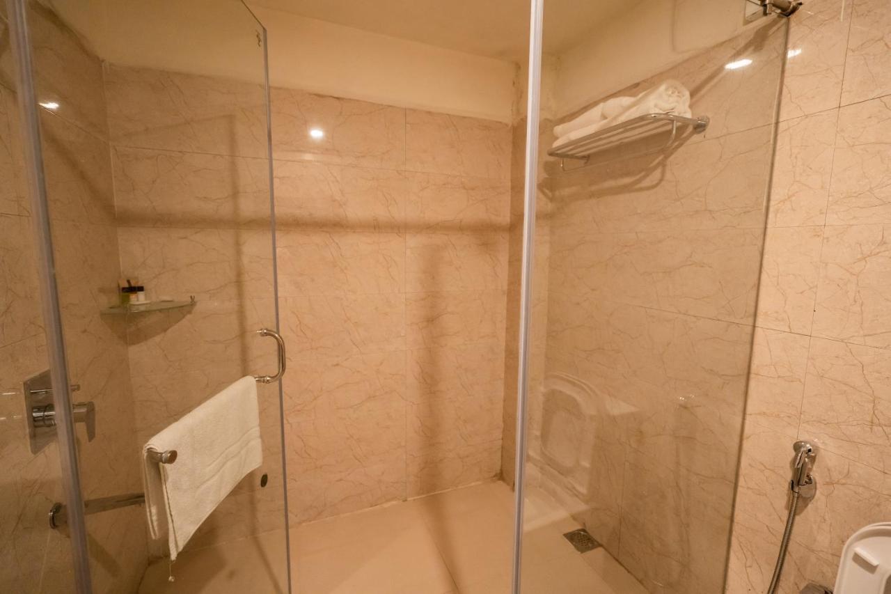 Royale Lalawi Hotel Āīzawl エクステリア 写真