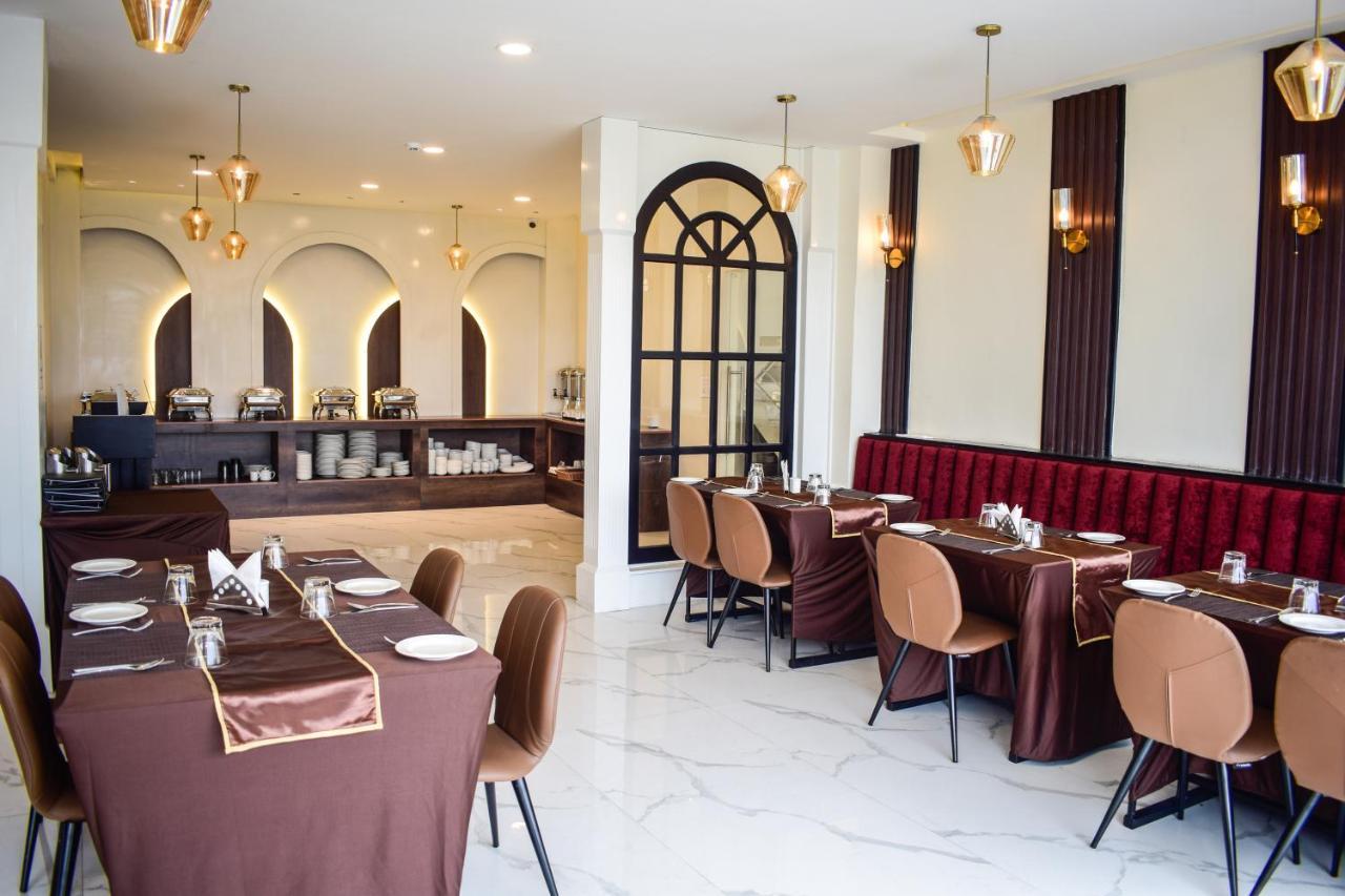 Royale Lalawi Hotel Āīzawl エクステリア 写真